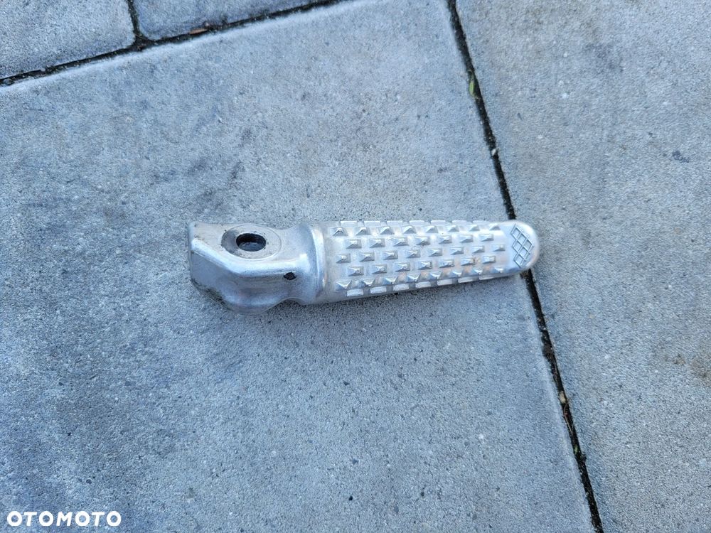 Podnóżek prawy tył Honda CB 125R - 1