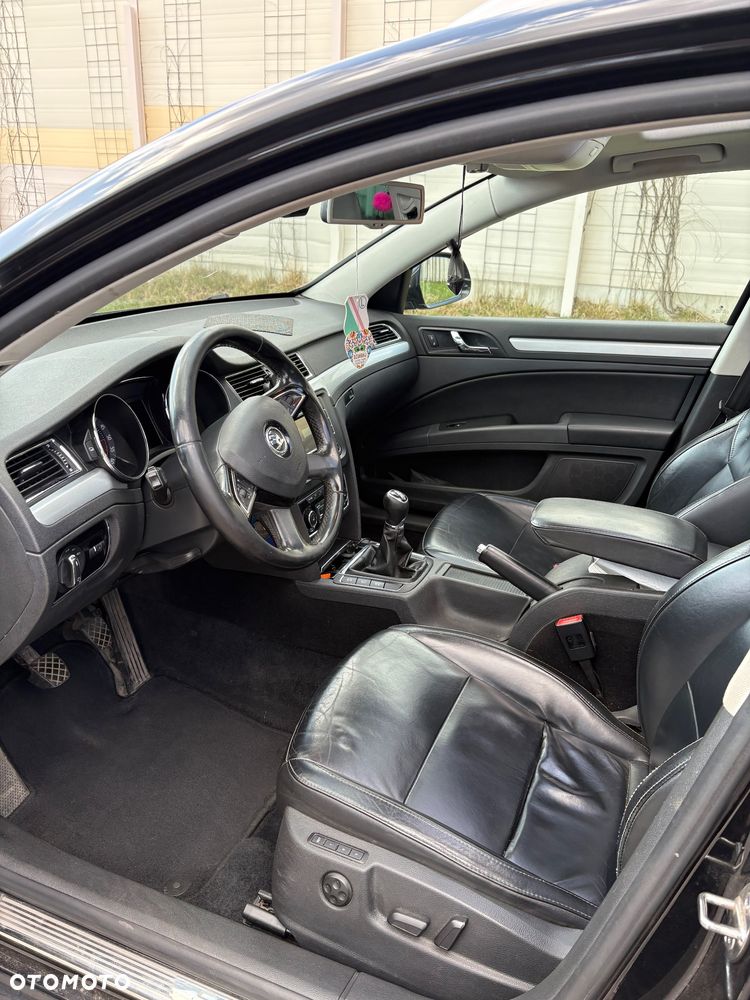 Skoda Superb 1.6 TDI Ambition - 4