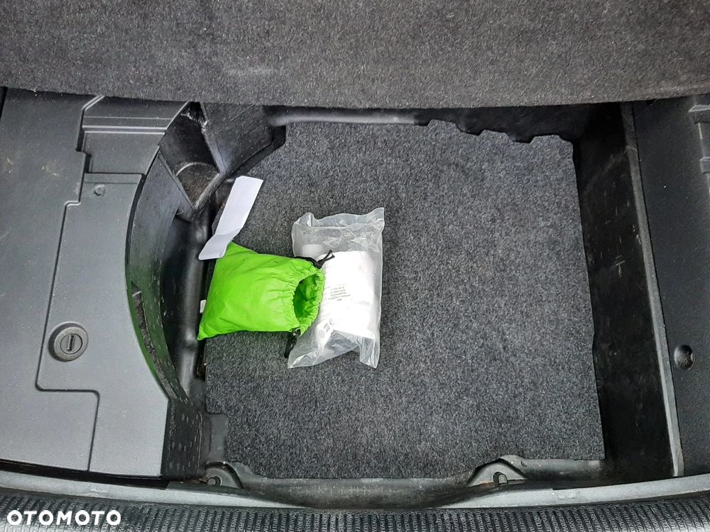 Volkswagen Passat Variant - 25