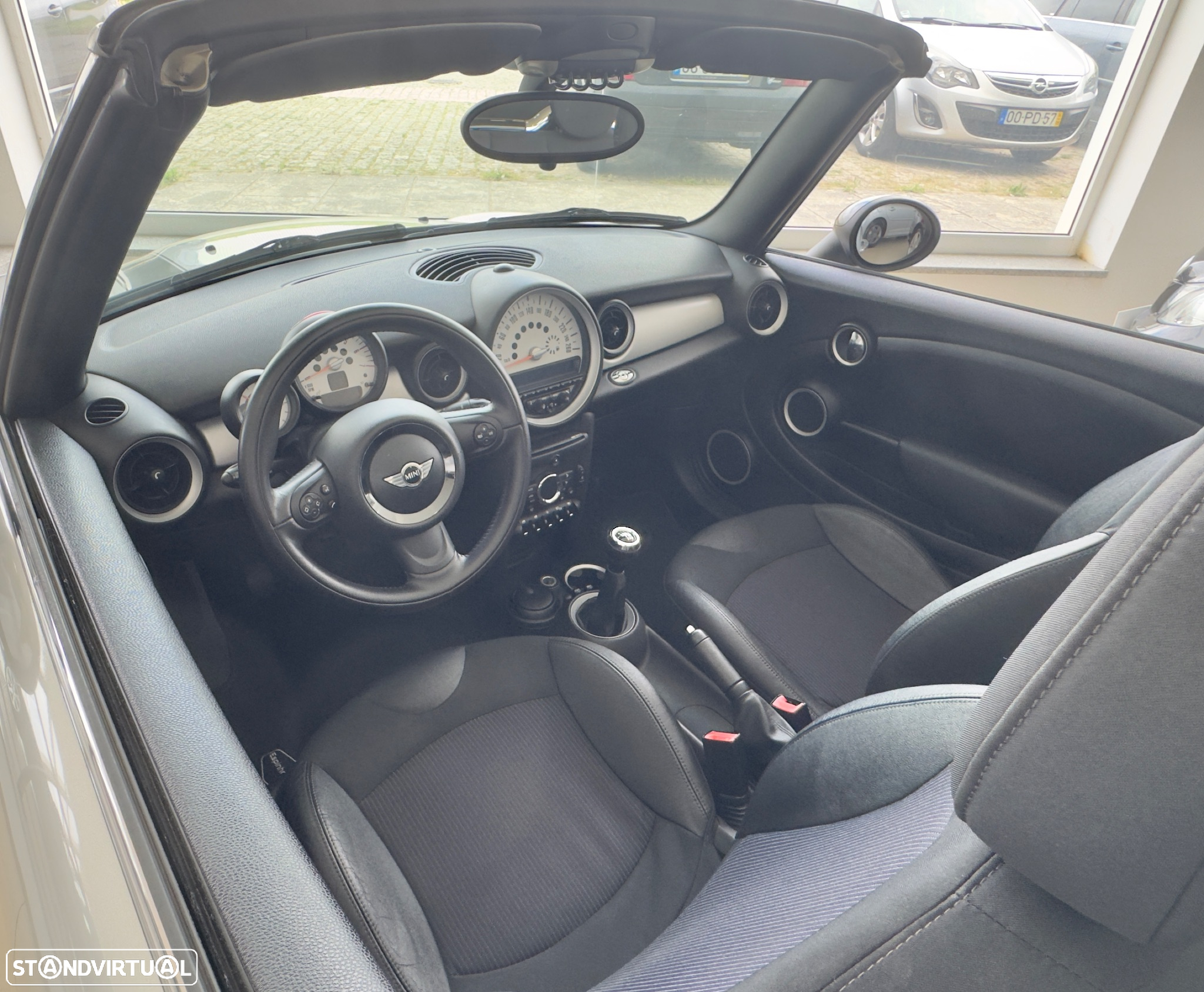 MINI Cabrio Cooper D - 6