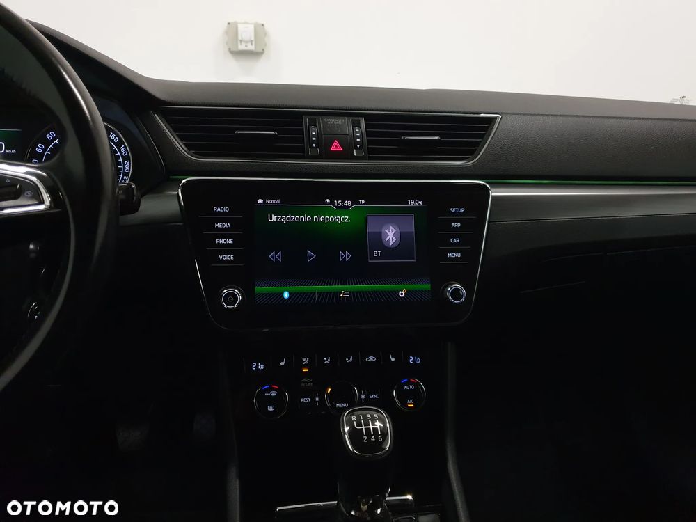 Skoda Superb 2.0 TDI Sportline - 17