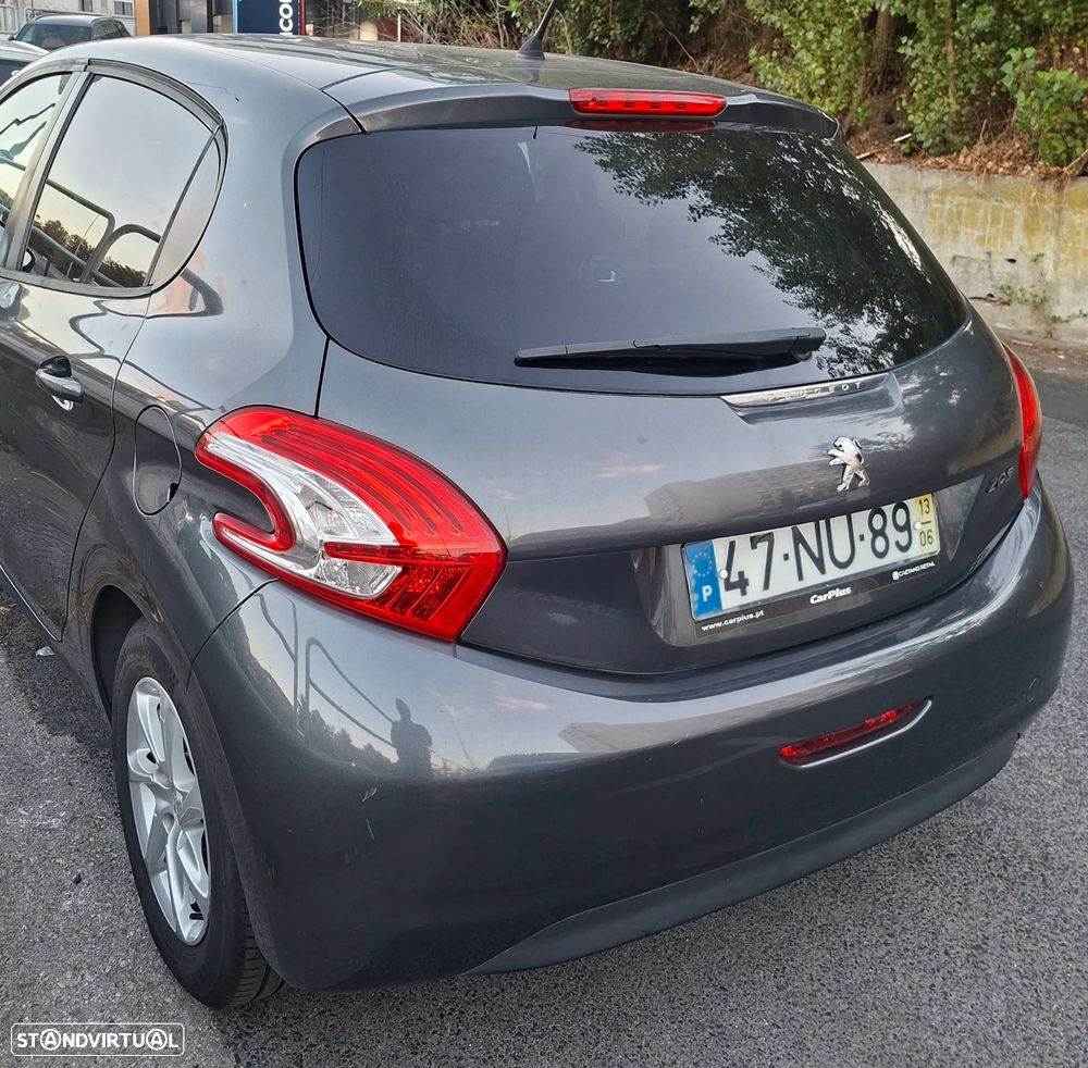 Peugeot 208 1.2 VTi Active — photo 4