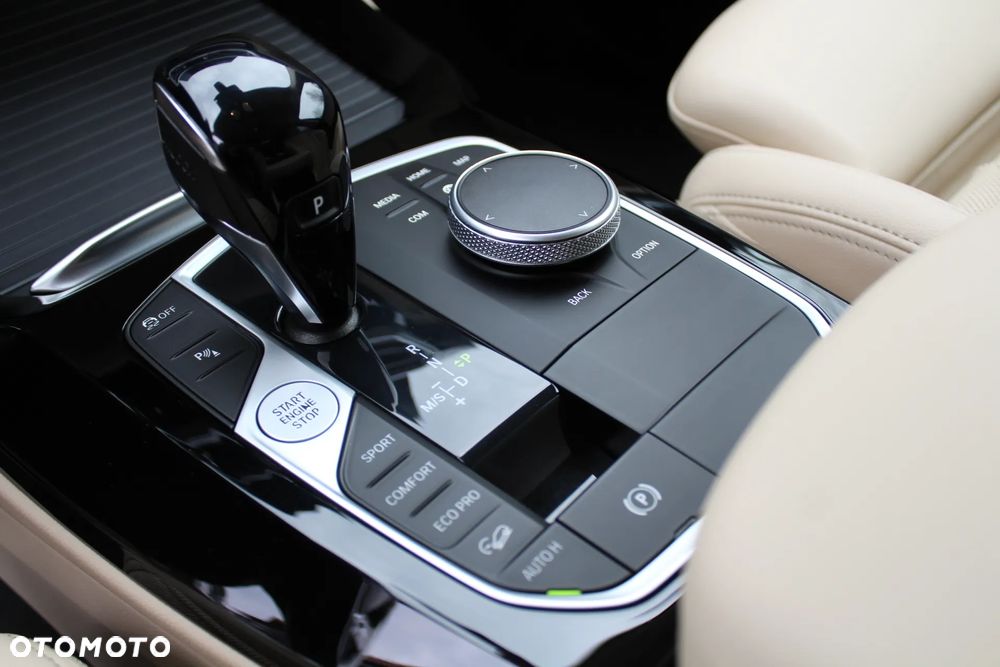 BMW X3 xDrive20i - 20