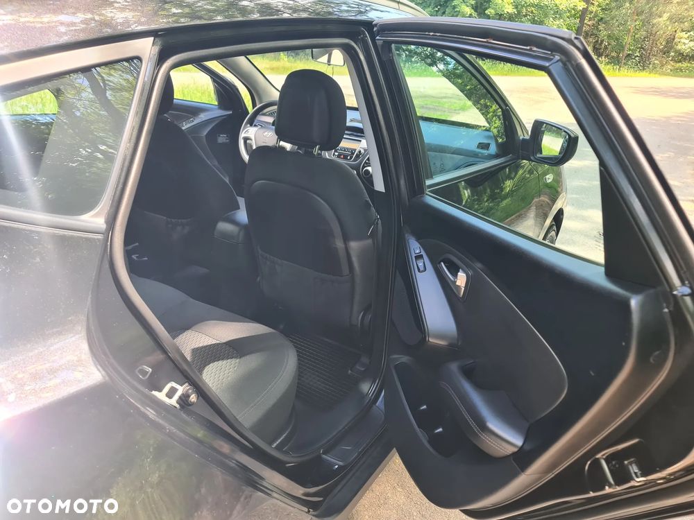 Hyundai ix35 1.7 CRDi Comfort 2WD - 11