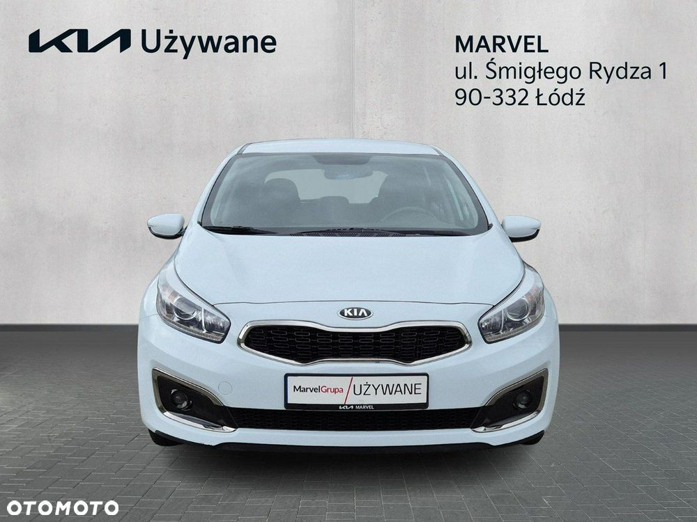 Kia Ceed - 8