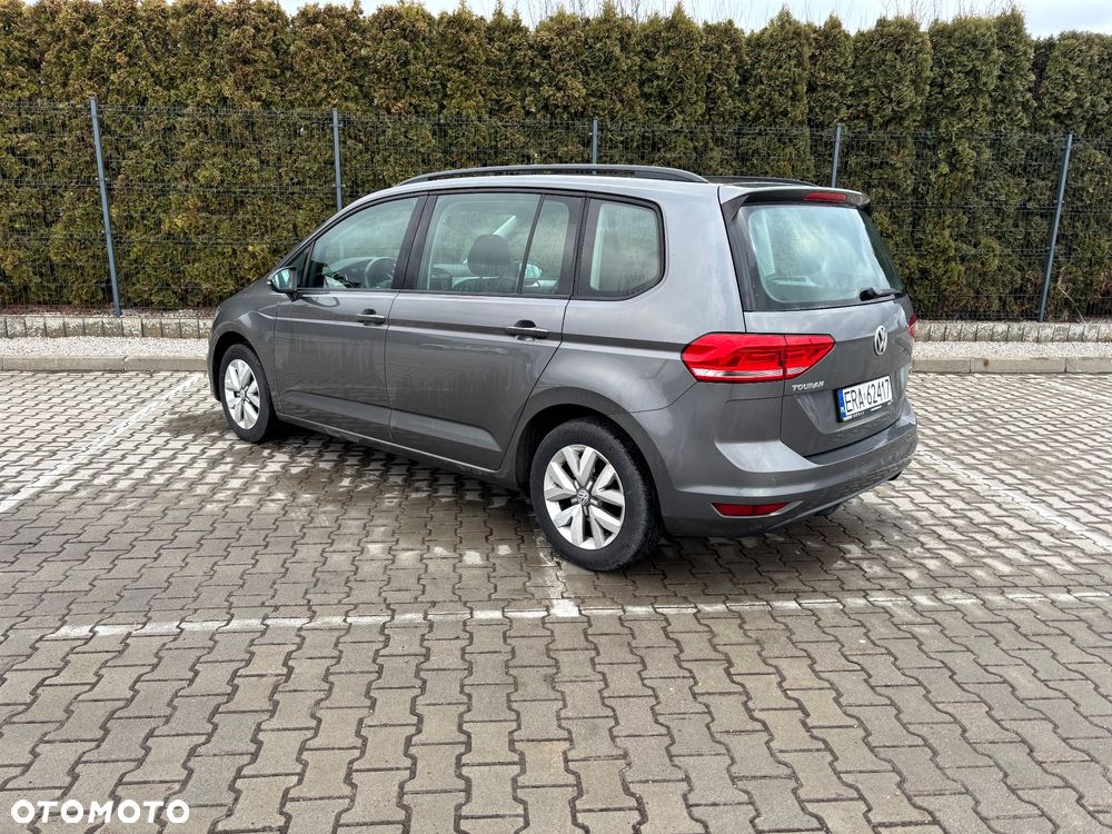 Volkswagen Touran - 5