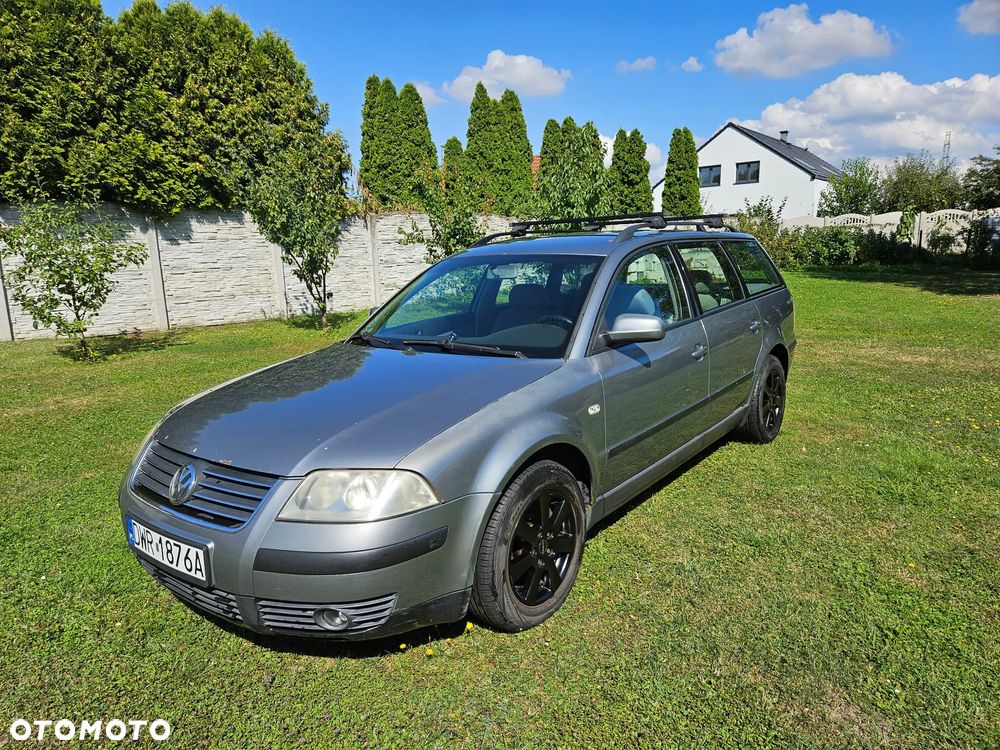 Volkswagen Passat 1.8T Basis - 1