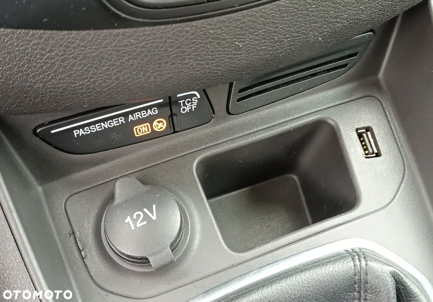 Ford Tourneo Courier - 32