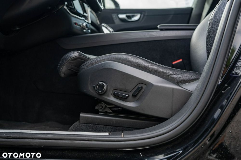 Volvo XC 60 B5 B AWD Inscription - 27