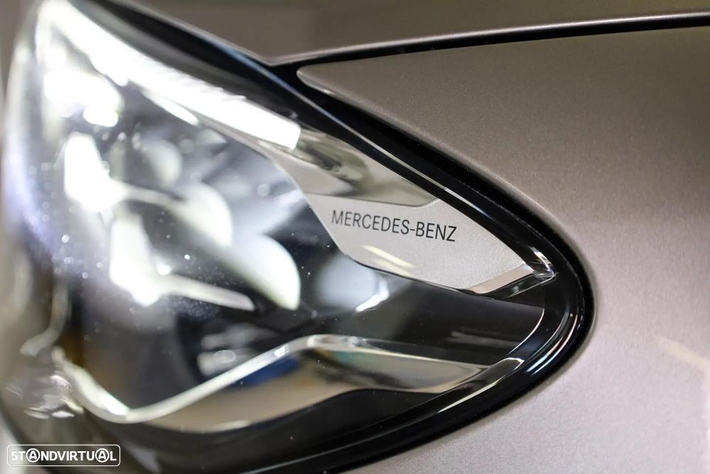 Mercedes-Benz E 300 e AMG Line - 16