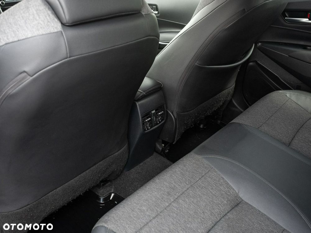 Toyota Corolla - 22
