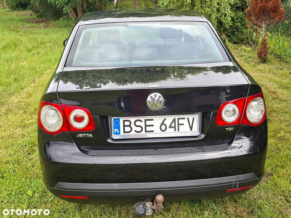 Volkswagen Jetta 1.9 TDI Trendline - 5