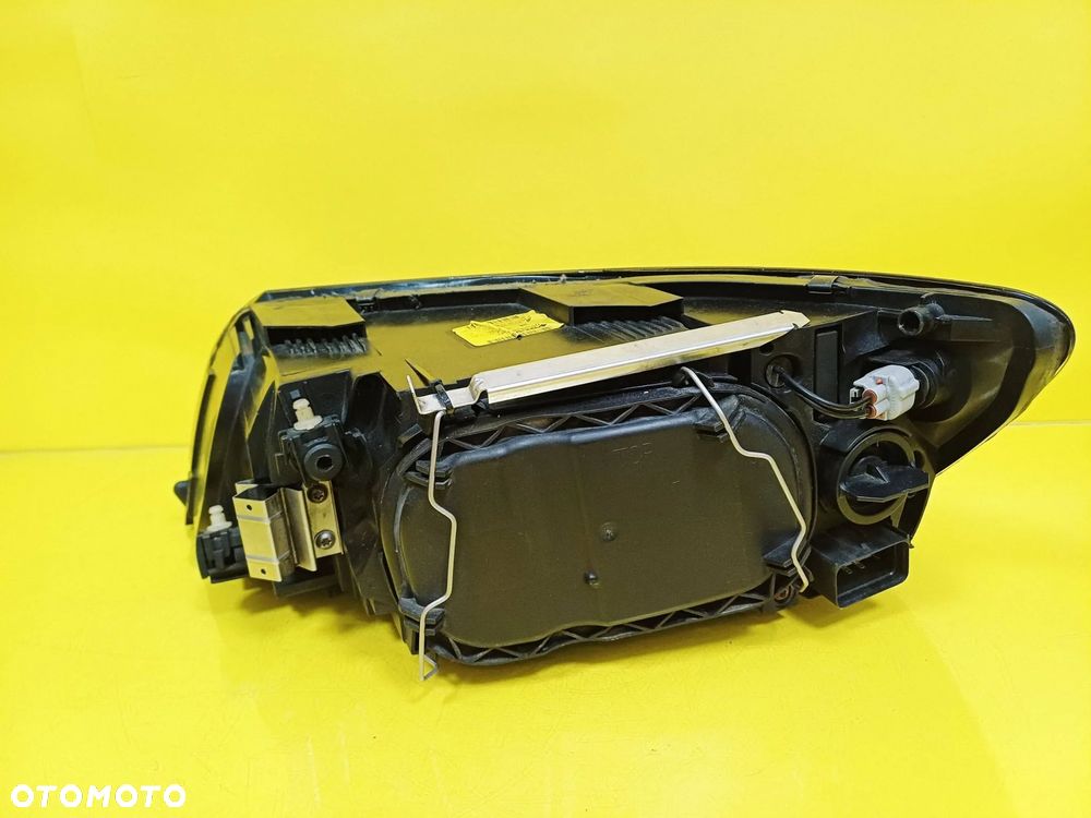 REFLEKTOR LAMPA SOCZEWKA PRAWY PRZÓD VOLVO V50 I 30698886 NR104 - 8