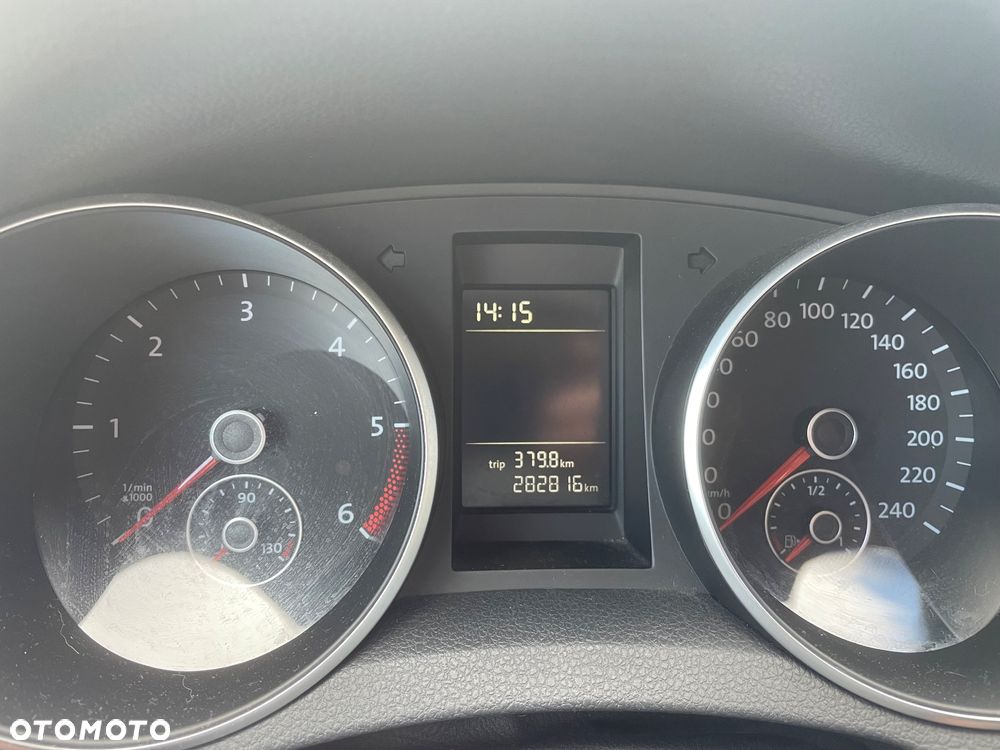 Volkswagen Golf VI 1.6 TDI Trendline DSG - 13