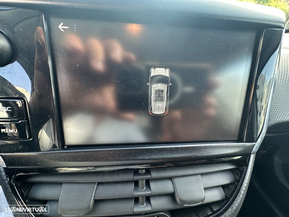 Peugeot 2008 1.2 PureTech Style EAT6 — fotografia 17