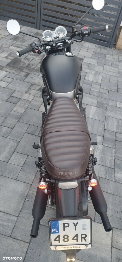 Triumph Bonneville - 4