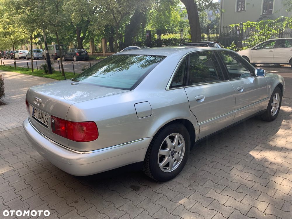 Audi A8 4.2 Quattro - 9