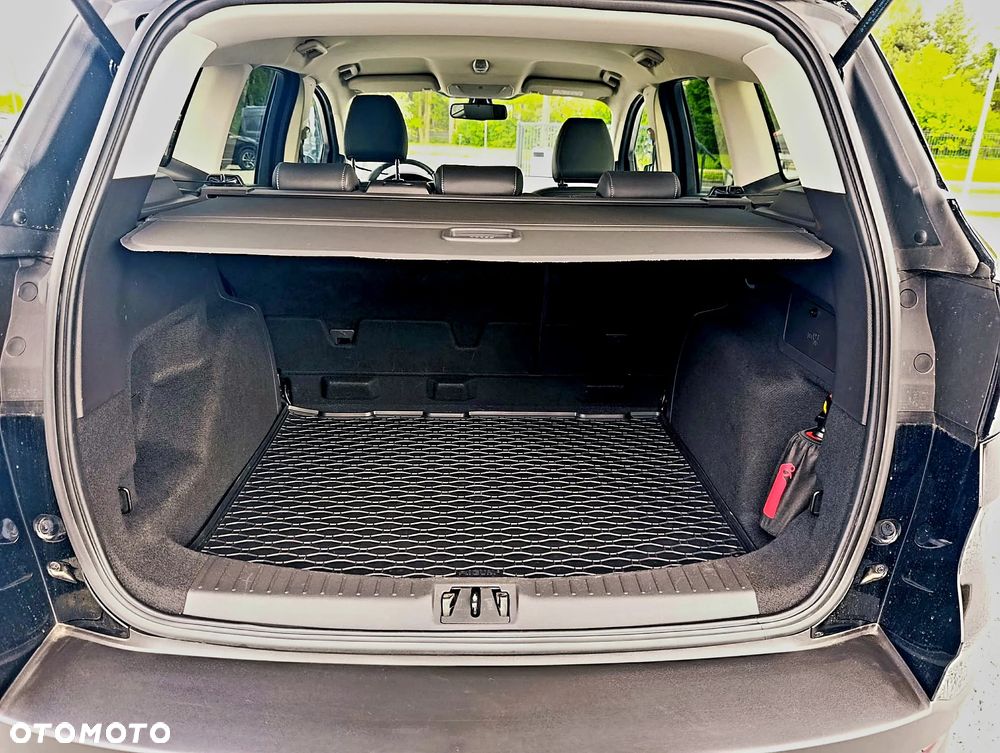 Ford Kuga 2.0 TDCi 2x4 Titanium - 16