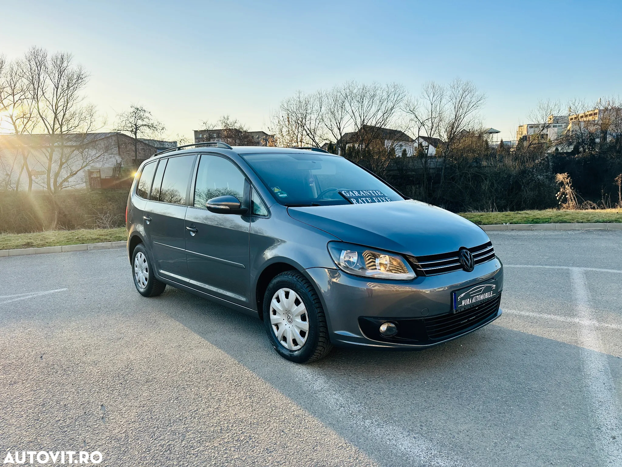 Volkswagen Touran 1.6 TDI DPF BlueMotion Technology DSG Comfortline - 5