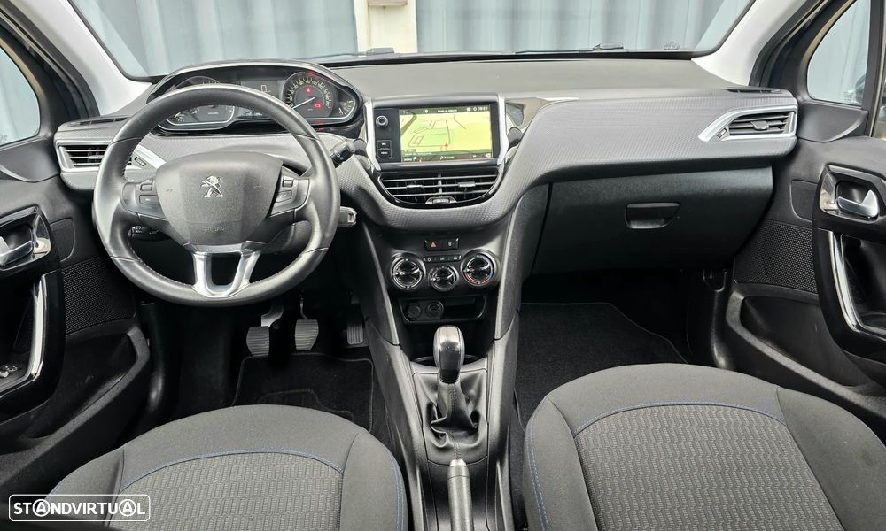 Peugeot 208 1.2 PureTech Signature - 14