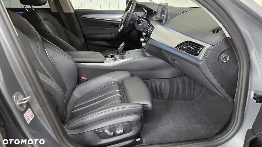 BMW Seria 5 530e xDrive M Sport sport - 17