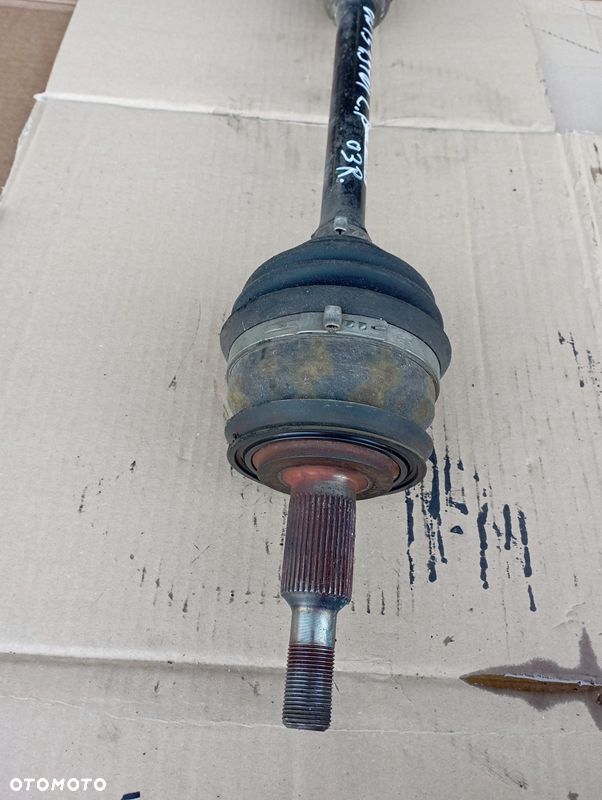 VW T5 1.9 TDI PÓŁOŚ LEWA 7H0407271E - 2