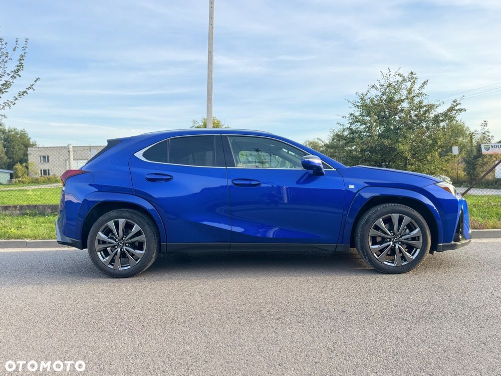 Lexus UX 300h F Sport - 8