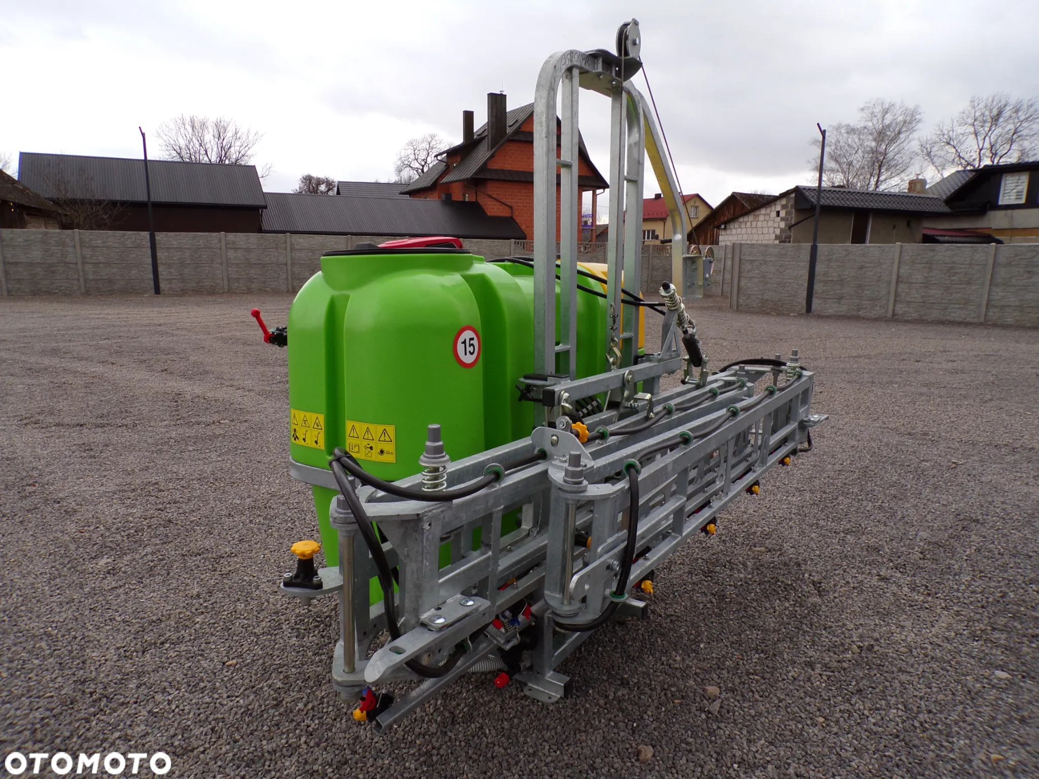 Opryskiwacz zawieszany TOLMET 600l/ lanca 15m stabilizacja hydrauliczna/potrójna oprawa rozpylaczy - 2