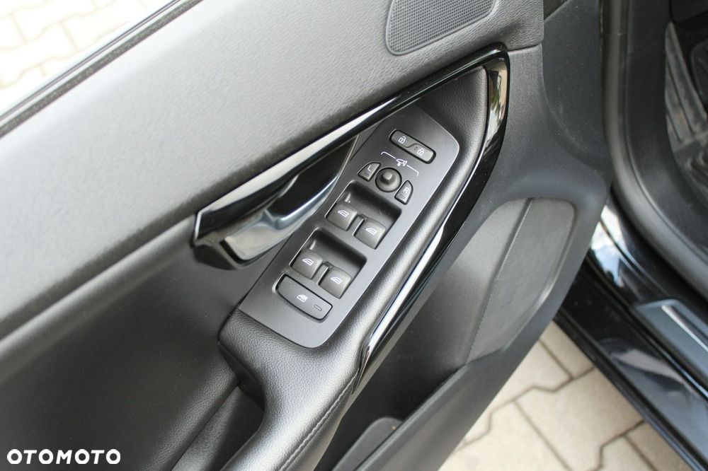 Volvo V40 D3 Geartronic Kinetic - 9