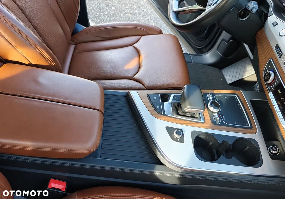 Audi Q7 3.0 TFSI Quattro Tiptr - 16
