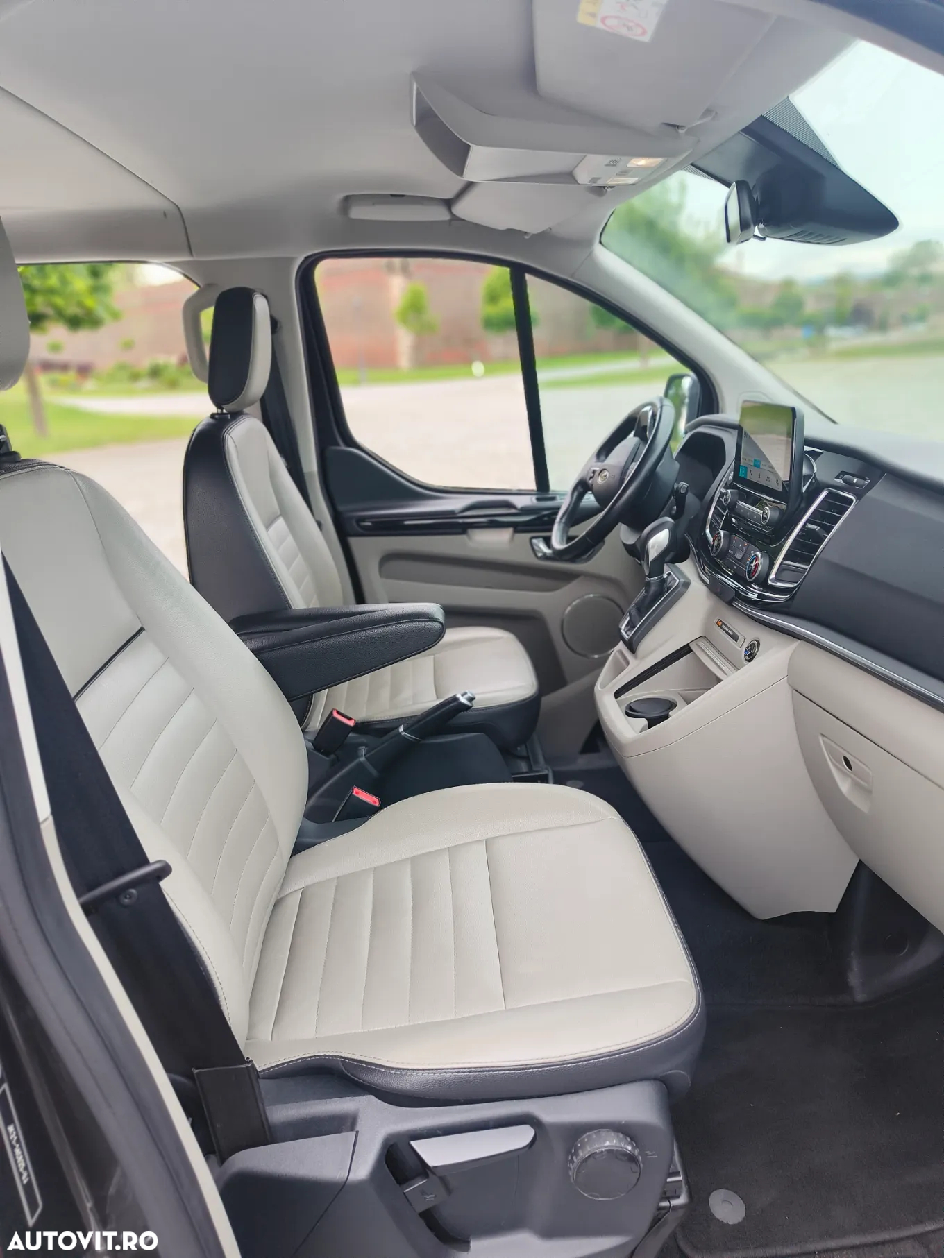 Ford Tourneo Custom - 8