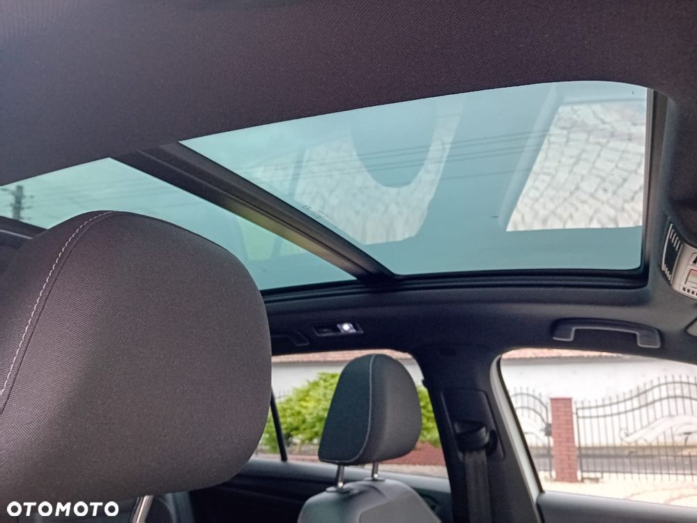 Volkswagen T-Roc 1.5 TSI R-Line Plus - 32