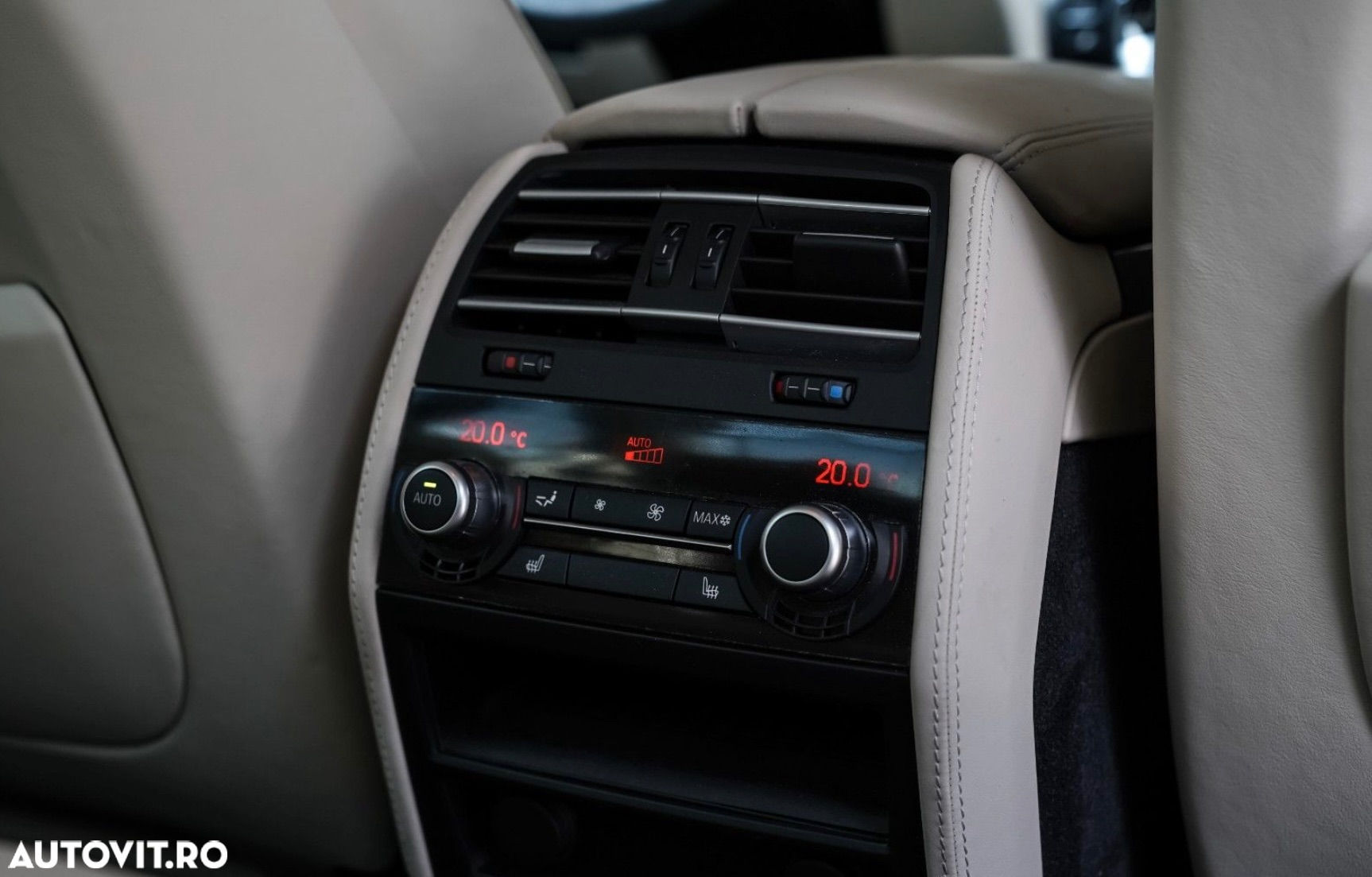 BMW Seria 7 750i xDrive Aut. - 15