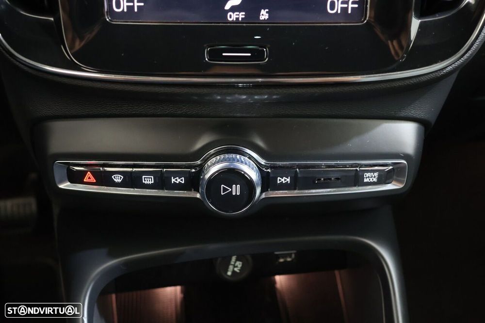 Volvo XC 40 1.5 T4 PHEV Essential - 17