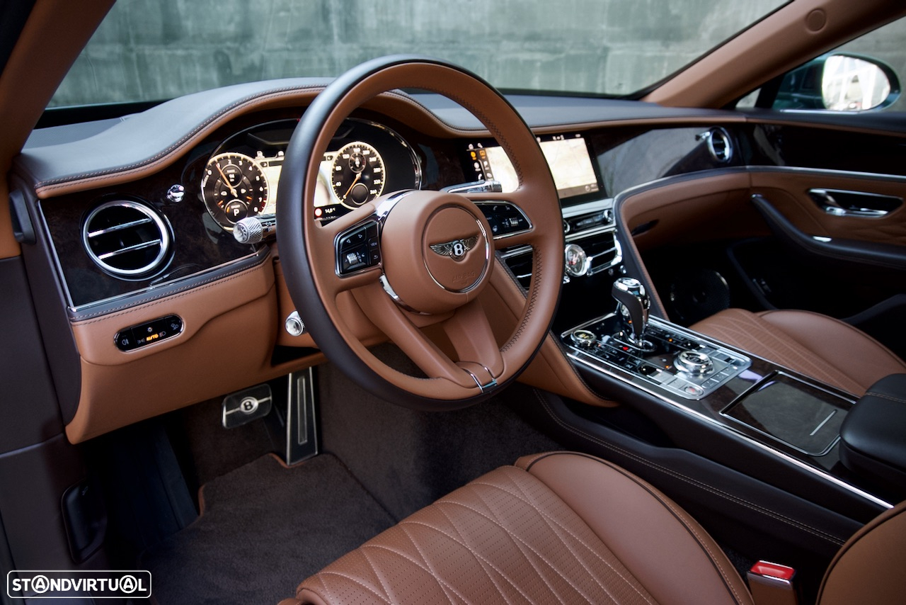 Bentley Flying Spur Hybrid - 31