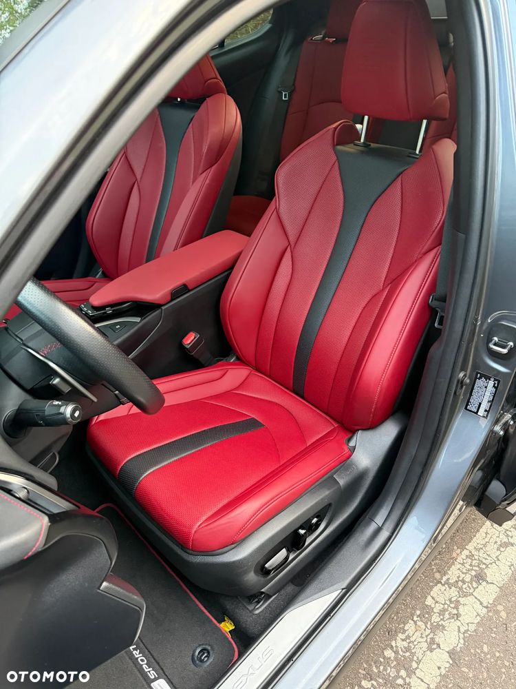 Lexus UX - 8