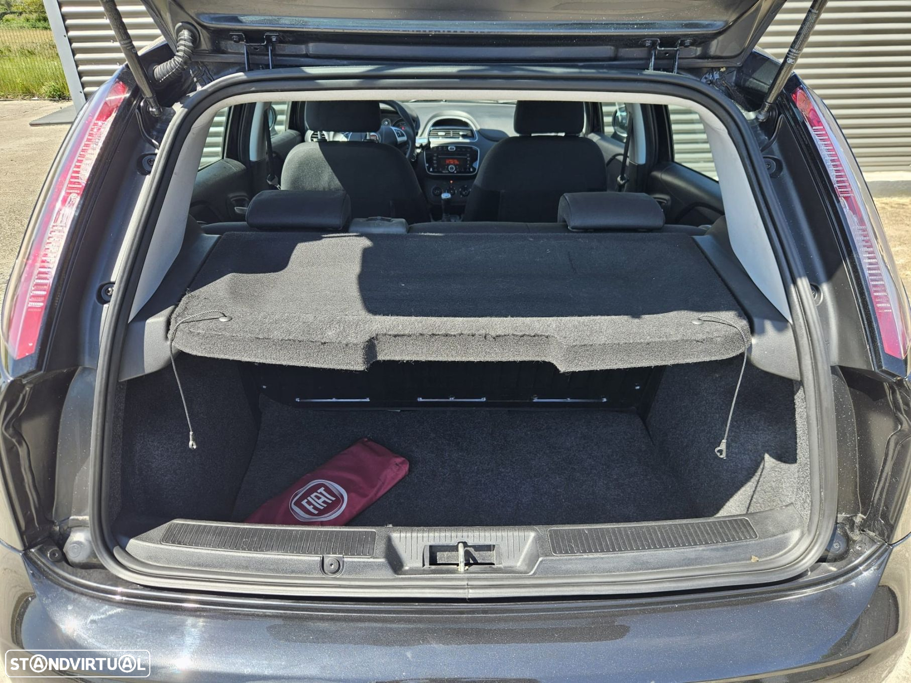 Fiat Punto 1.3 M-Jet Lounge S&S - 40