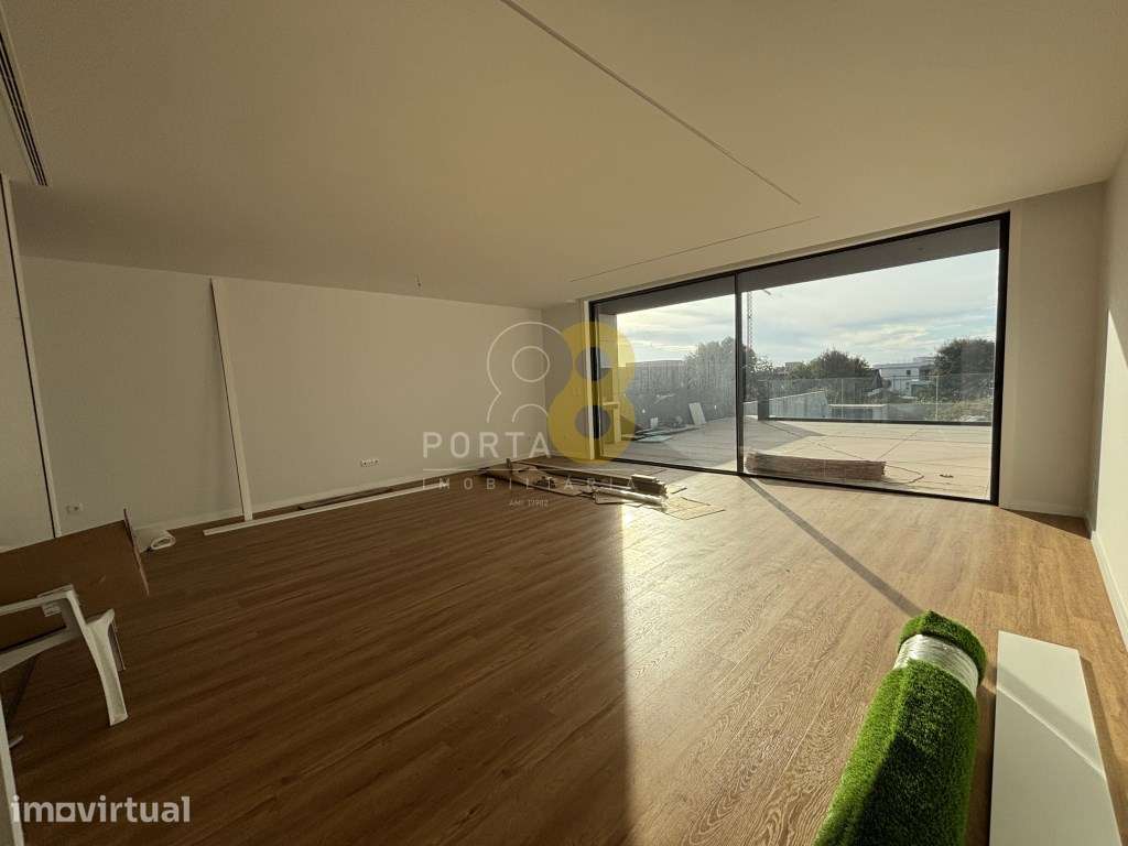 Magnifica moradia T3 em Canidelo, Vila Nova de Gaia! - Grande imagem: 2/45