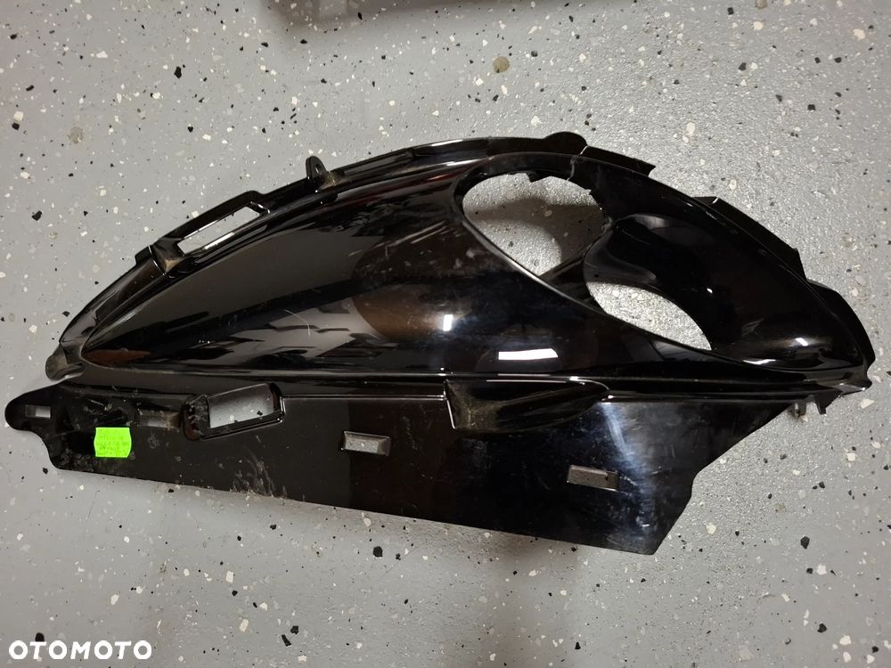 Suzuki GSXR 1300 Hayabusa wypełnienie panel owiewka wlot czacha boczek - 7