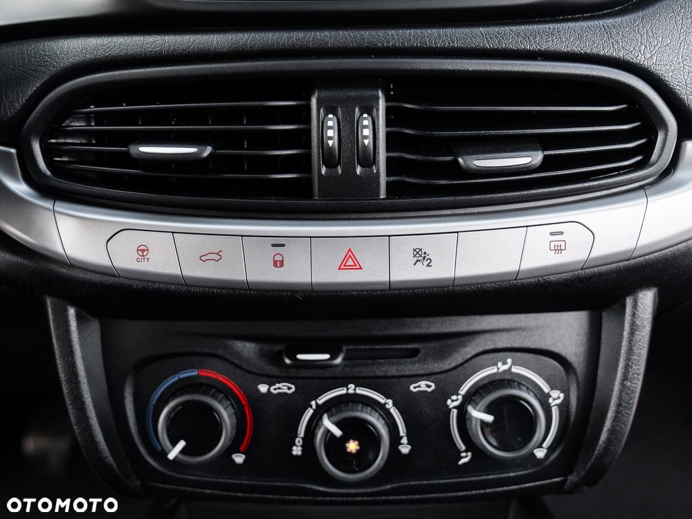 Fiat Tipo 1.4 16V Opening Edition Plus - 38