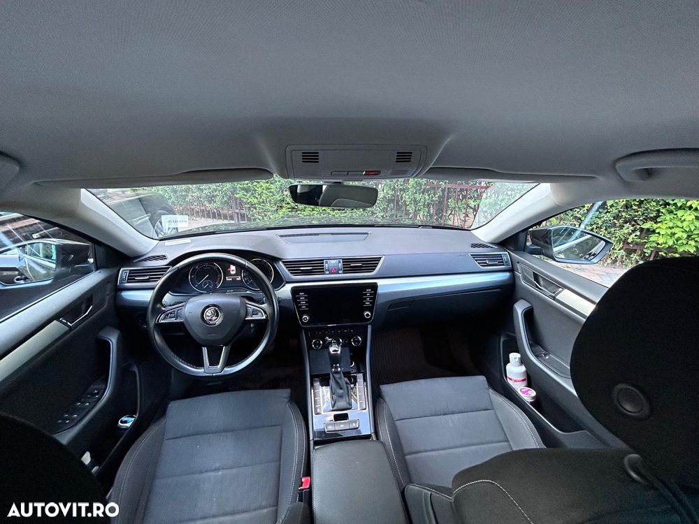 Skoda Superb 2.0 TDI DSG Ambition - 9