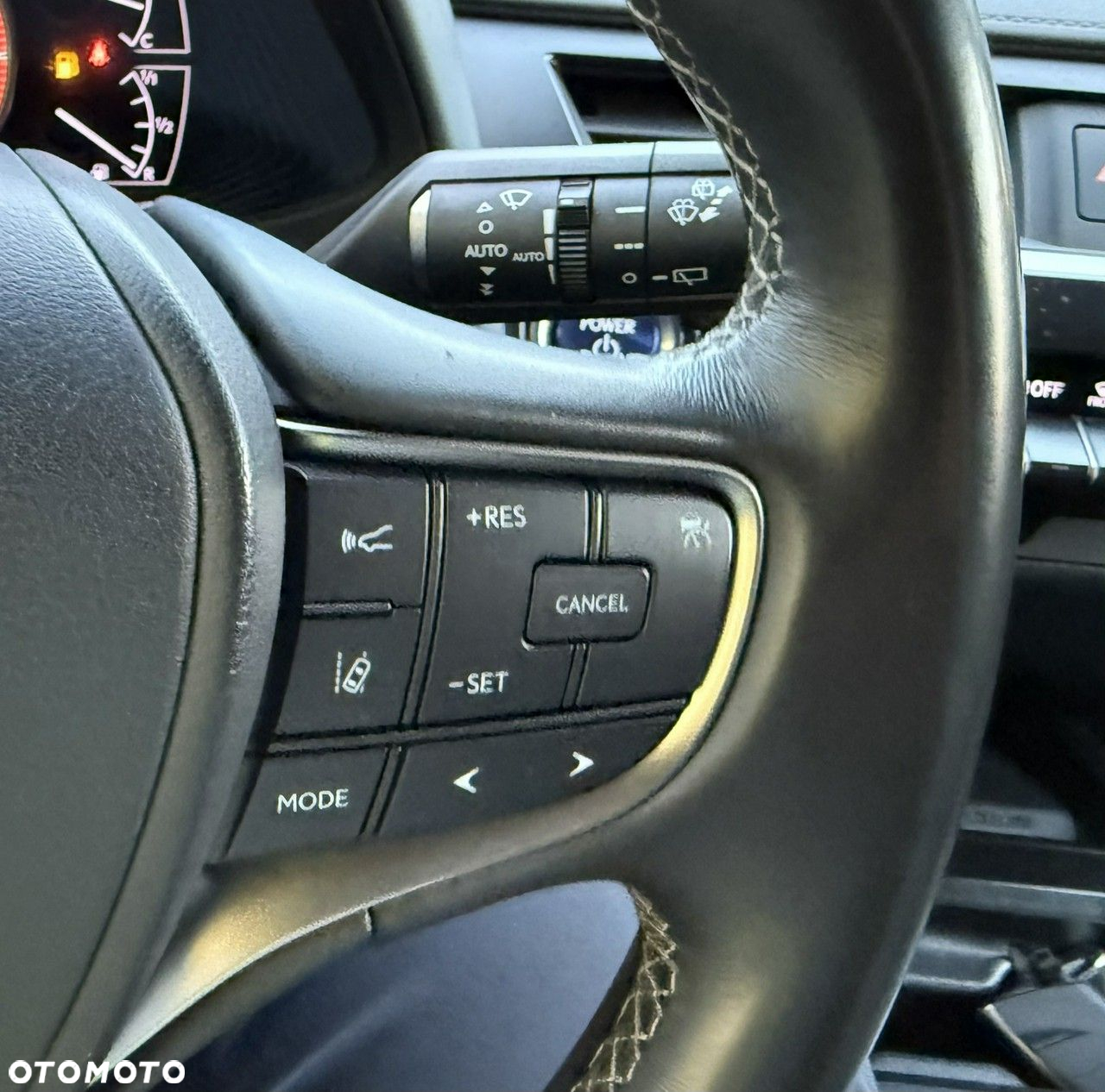 Lexus UX 250h Elegance 2WD - 21