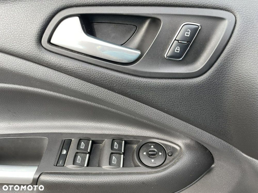 Ford Kuga 1.5 EcoBoost 2x4 ST-Line - 11