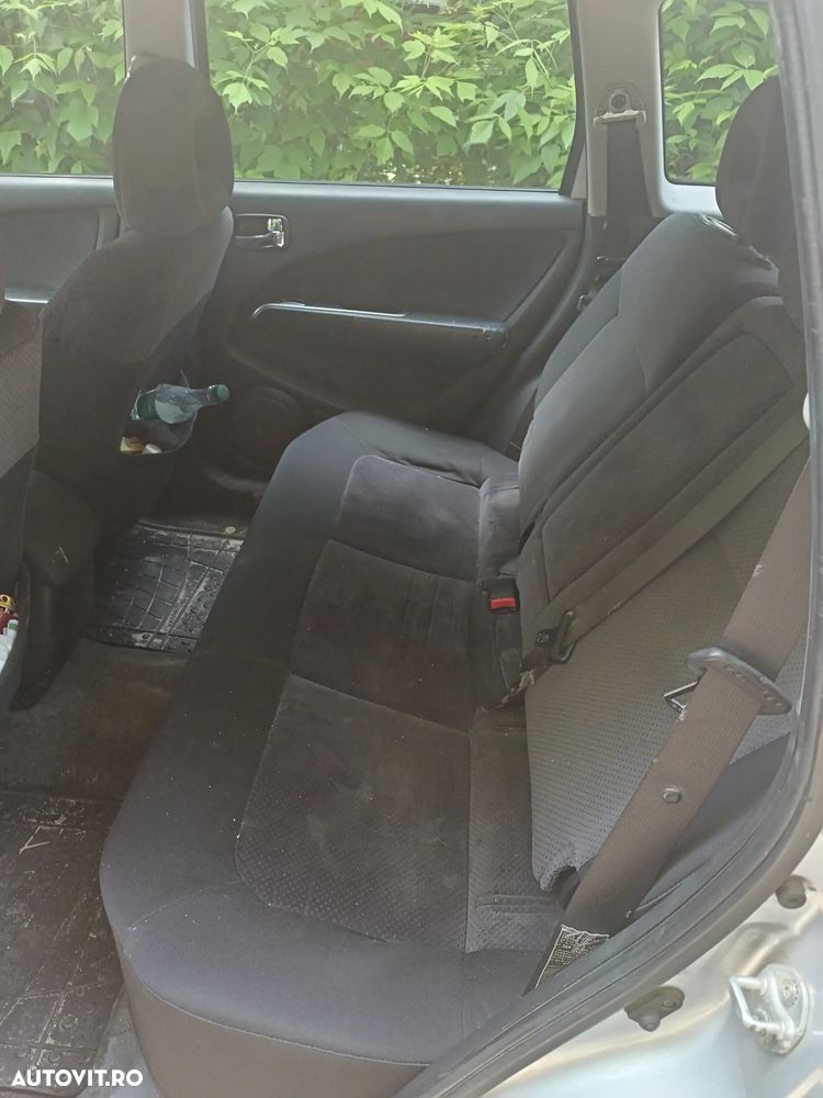 Mitsubishi Outlander 2.0 Intense 4x4 + - 4