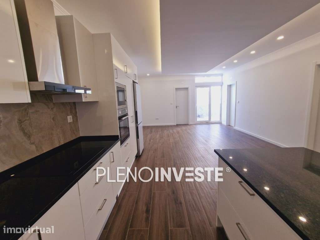 Moradia Térrea com terraço totalmente remodelada na Baixa da Banheira - Grande imagem: 4/19