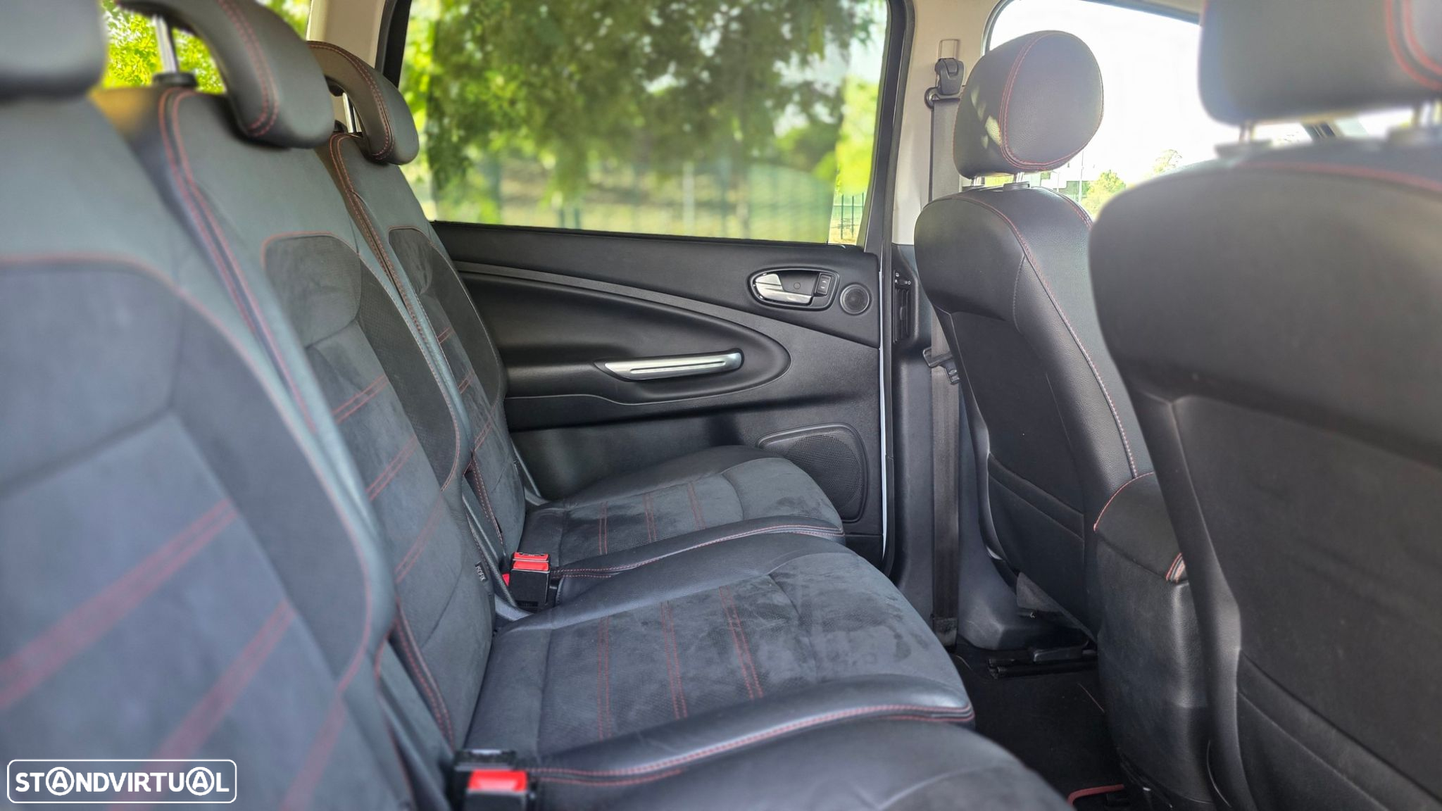 Ford S-Max 2.0 TDCi Titanium 7L - 14