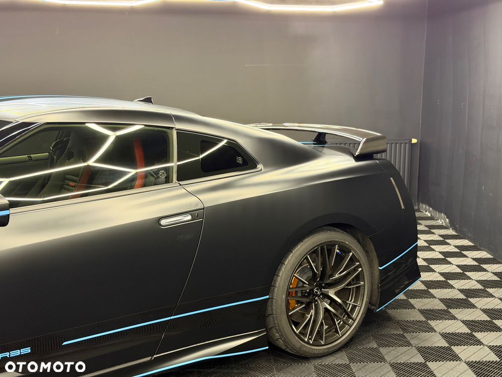 Nissan GT-R Black Edition - 10