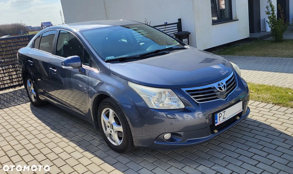 Toyota Avensis 2.0 D-4D Luna - 1