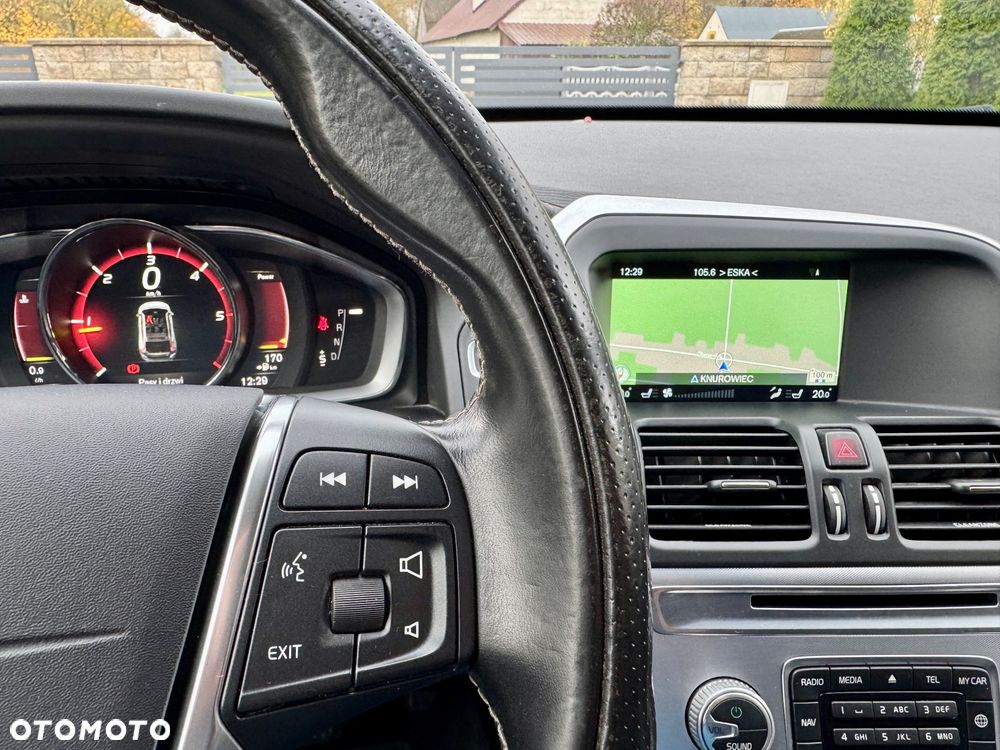 Volvo XC 60 D4 Momentum - 23