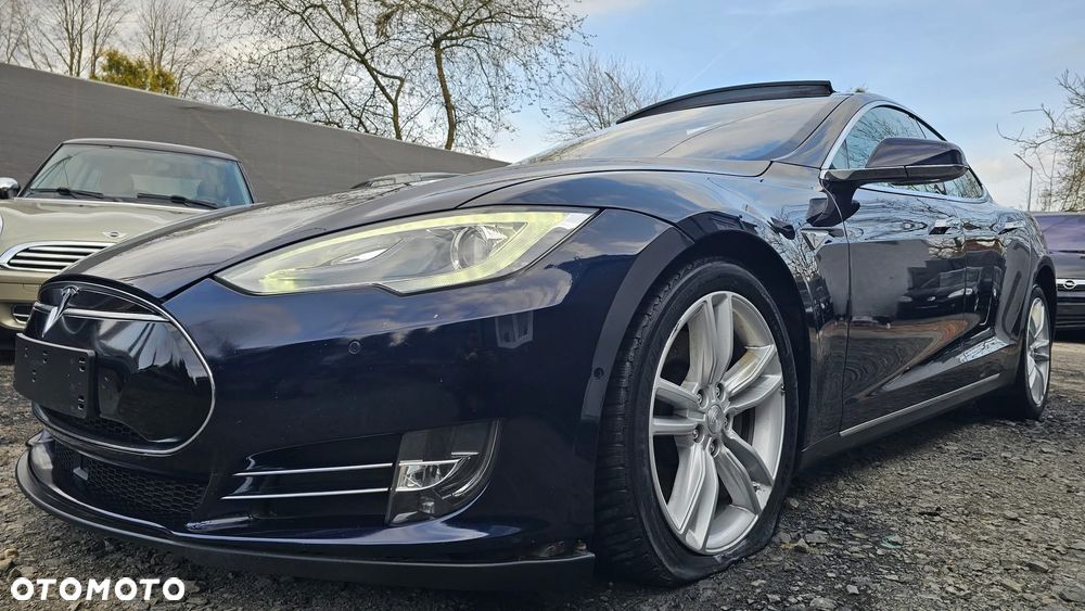 Tesla Model S Standard - 4